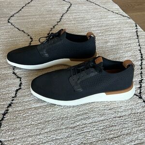 Wolf & Shepherd SwiftKnit Derby - Like New